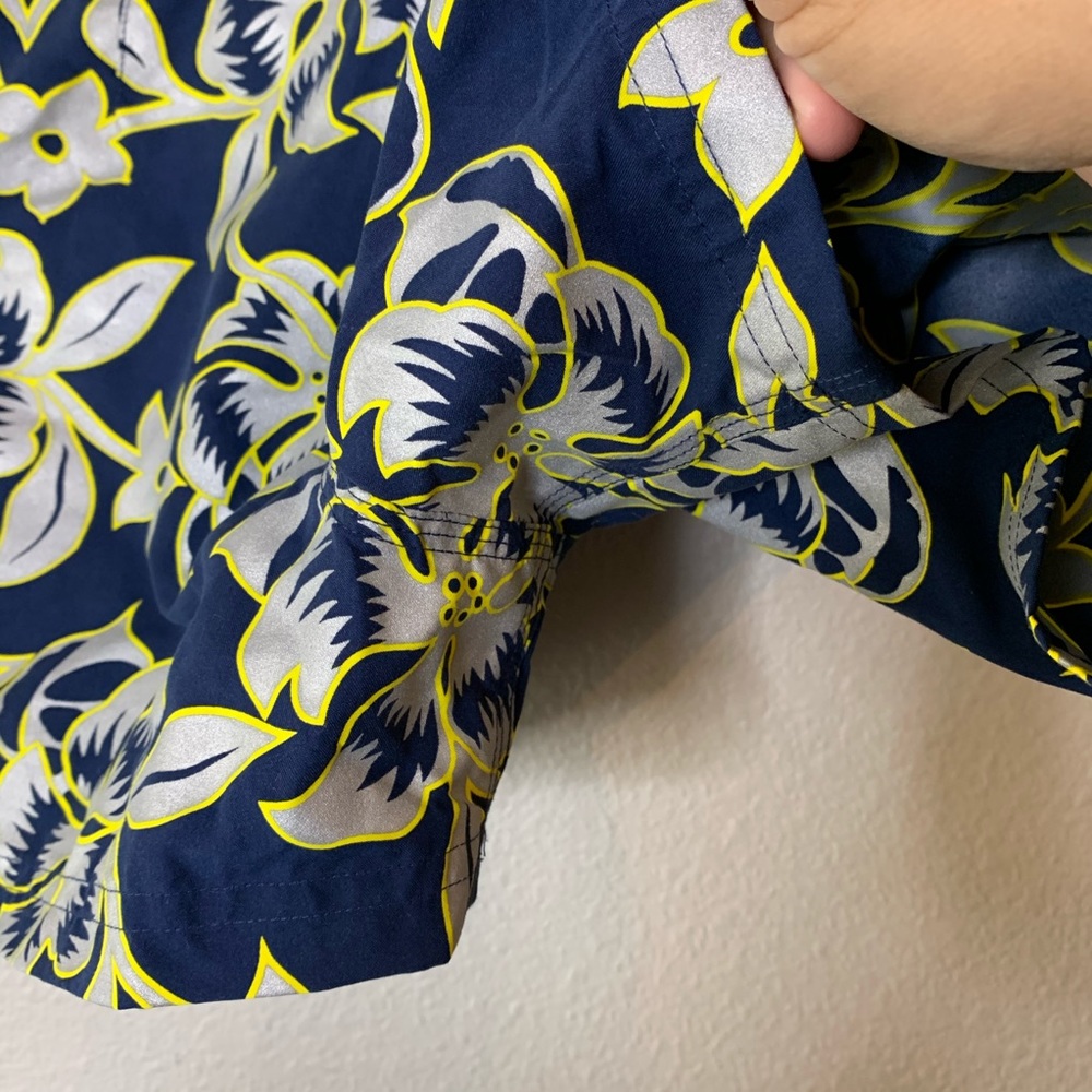Junior’s Beach Rays Flowered Board Shorts - Picture 7 of 8